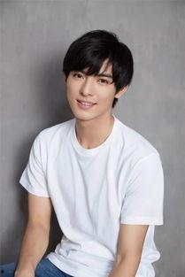 王皓轩生活照,揭秘明星日常风采