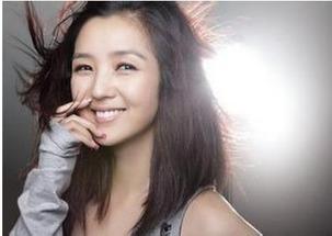 何洁家庭背景资料,从平民家庭到明星之路  第3张