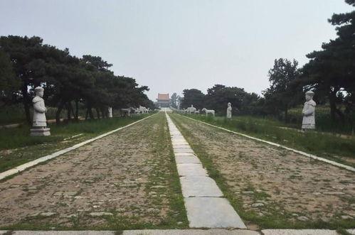 乾隆墓照片,揭秘清代帝王陵墓的神秘面纱  第3张